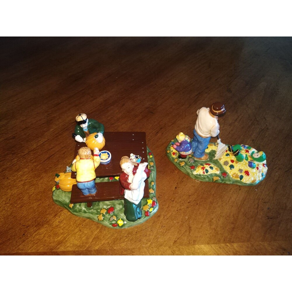 Dept 56 Original Snow Village #54982 Preparing For Halloween 1999 Retired Set /2 - Picture 10 of 13